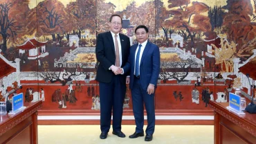 EliteTrans provides English-Vietnamese interpretation service for Dr Tan See Leng (MTI-Singapore)
